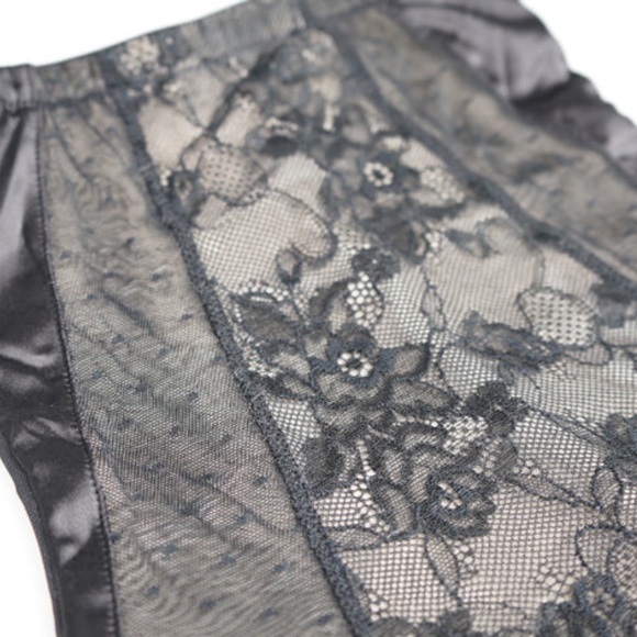 Plus size High waist shaper with Lace panel and silicone waist band. Sheer - Picture 7 of 11